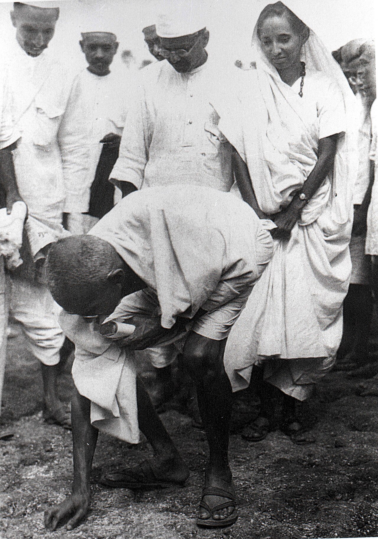 Gandhi reaching Dandi, April 1930